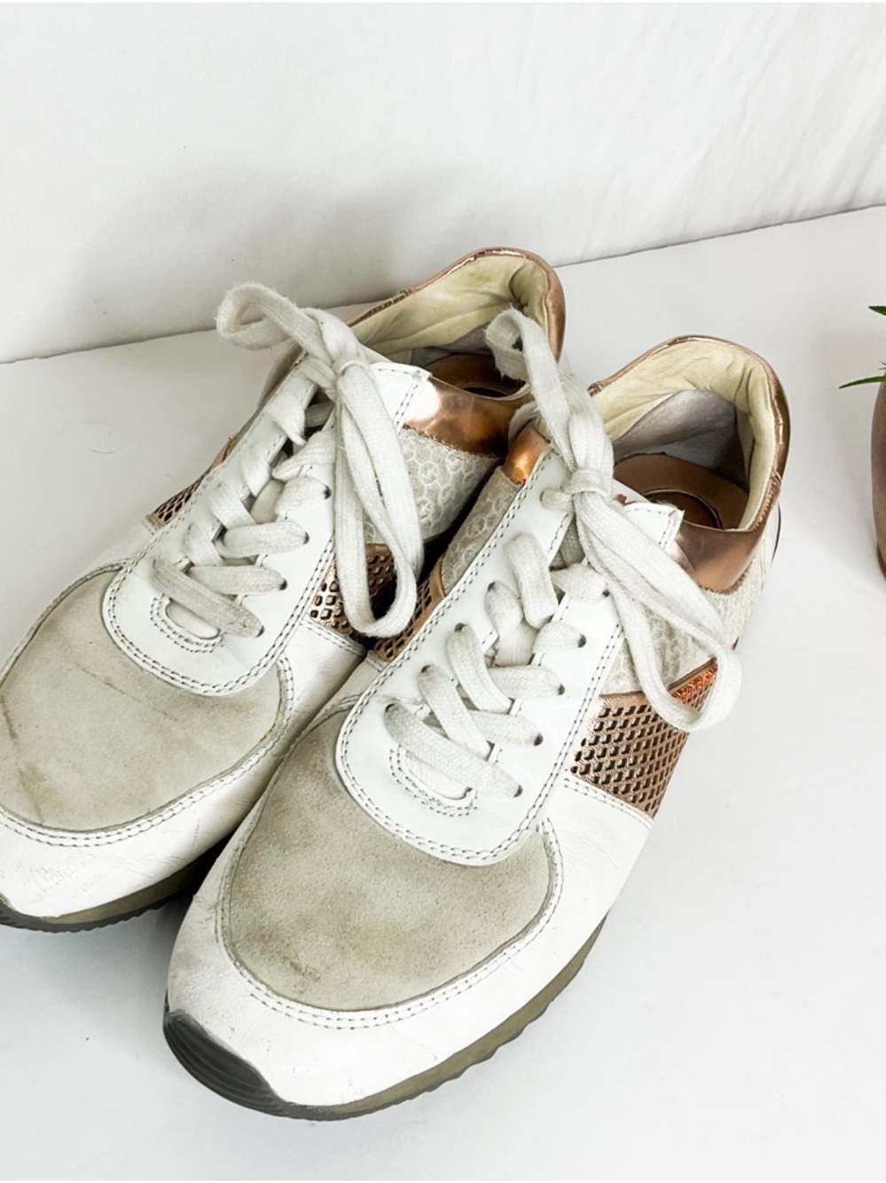 MICHAEL KORS Women's White and Rose Gold Casual Sneakers - Picture 4 of 10